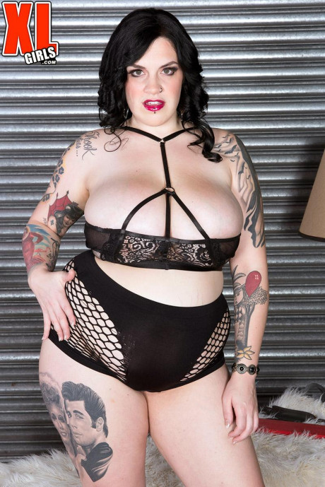 Tatted Fatty Marilyn Mayson Showing Off Her Monster Sized Boobs And Gigantic Ass In Black Boots Nude Women Pics