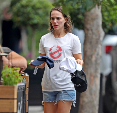 Natalie Portman In Sydney Wearing Perfect Denim Shorts
