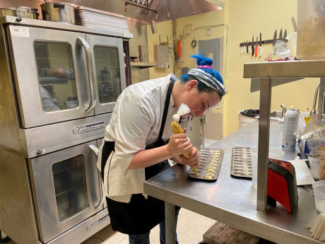 Chopped Sweets Champ Opens Bakery In Evans The Augusta Press